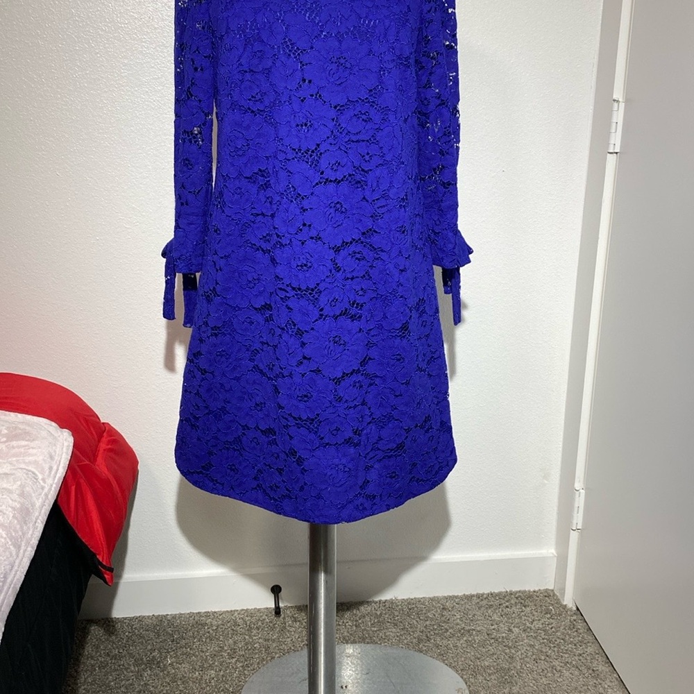 Vince Camuto Elegant Blue Lace Dress
